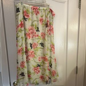 Floral green and coral Women's Skirt